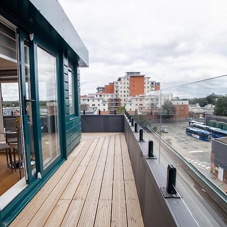 Apartmán Two Bed Flat With Wrap Around Terrace Near Legoland, Windsor, Tube Station Slough Exteriér fotografie